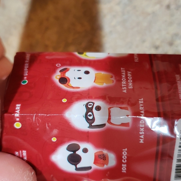 2022 Hallmark Mystery Ornament Peanuts Masked Marvel Snoopy RARE NEW - Picture 4 of 4